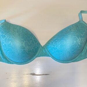 Beautiful light turquoise 38DD Victoria’s Secrets bra